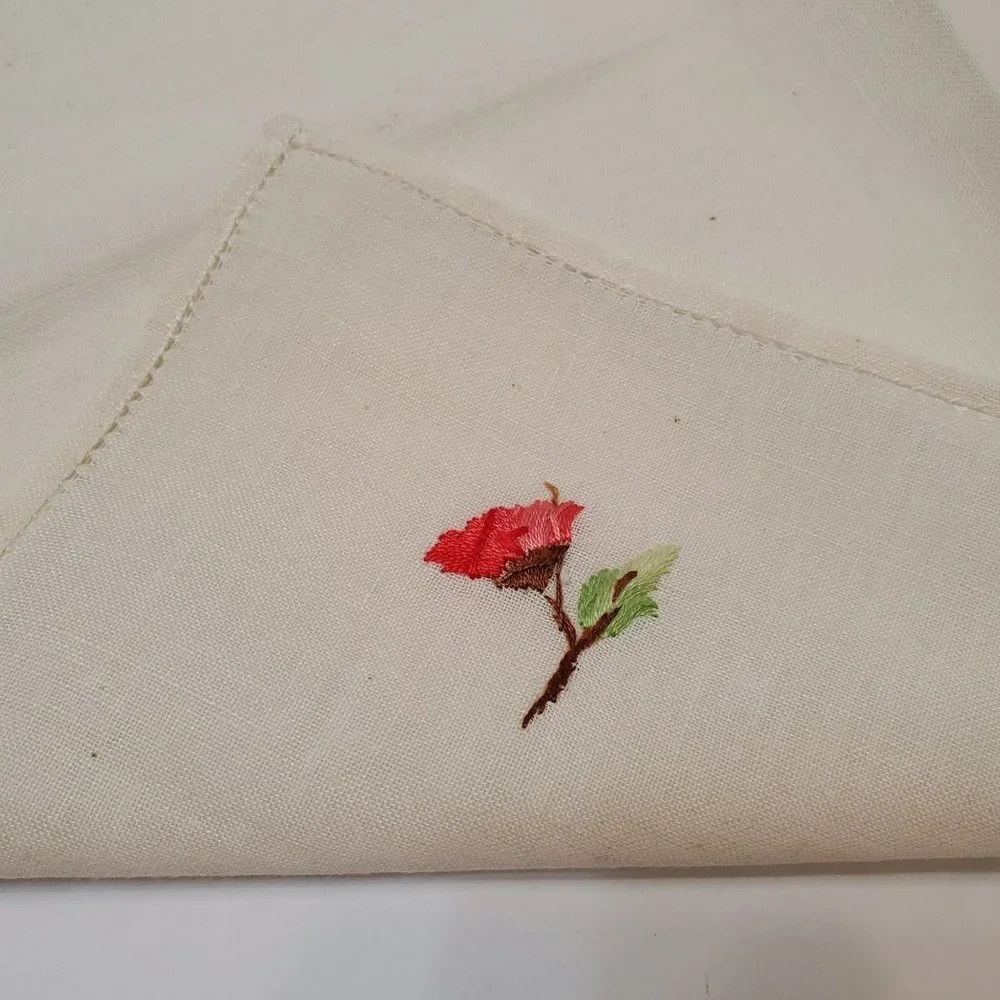 Vintage Embroidered Guest Towel, Fingertip Towel, Hand Embroidery, Floral Linen